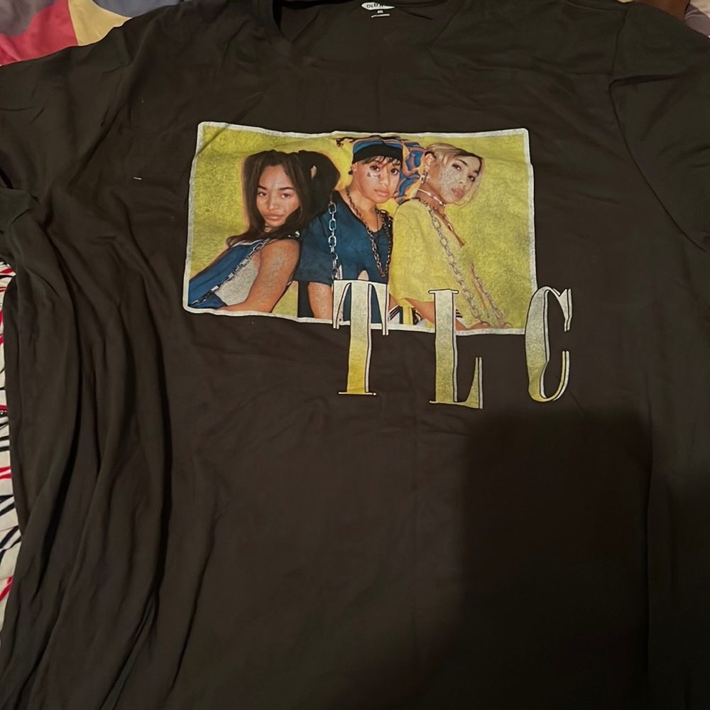 Old navy graphic tee